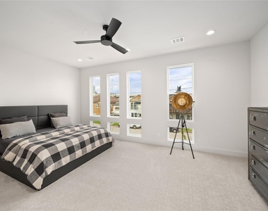 2408 Gray Street - Photo Thumbnail 8