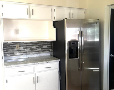 1738 N C Avenue - Photo Thumbnail 3