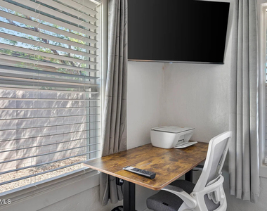 1632 E Adams Street - Photo Thumbnail 7