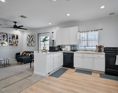 1632 E Adams Street - Photo Thumbnail 2