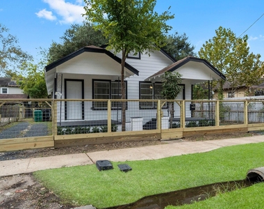 1615 1/2 Mckee Street - Photo Thumbnail 1