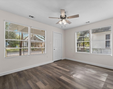 1615 1/2 Mckee Street - Photo Thumbnail 11