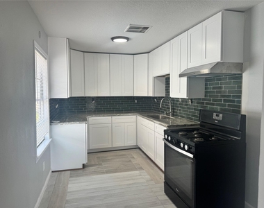 13929 Eagle Pass Street - Photo Thumbnail 2