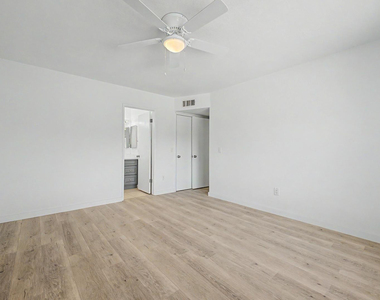 935 W Santa Cruz Drive - Photo Thumbnail 24