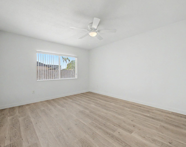 935 W Santa Cruz Drive - Photo Thumbnail 22