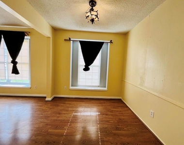 7303 Shiner Lane - Photo Thumbnail 5