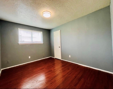 7303 Shiner Lane - Photo Thumbnail 11