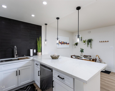 8649 E Royal Palm Road - Photo Thumbnail 20