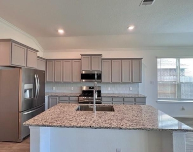 4826 Albany Ridge Lane - Photo Thumbnail 11
