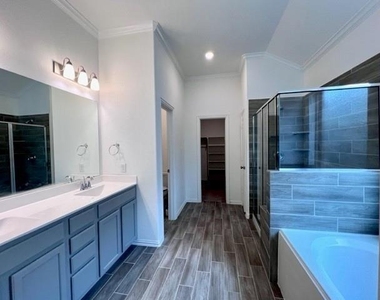 4826 Albany Ridge Lane - Photo Thumbnail 31