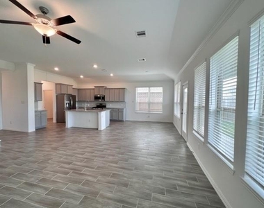 4826 Albany Ridge Lane - Photo Thumbnail 8
