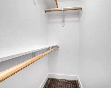 129 E 31st 1/2 Street - Photo Thumbnail 19