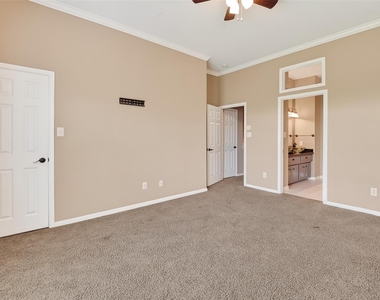 2804 Chenevert Street - Photo Thumbnail 32