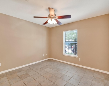 2804 Chenevert Street - Photo Thumbnail 5