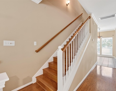 2804 Chenevert Street - Photo Thumbnail 22