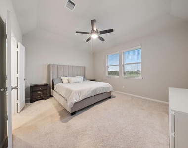 5318 Marisol Cove Drive - Photo Thumbnail 7