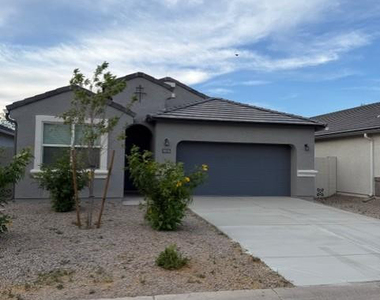 9816 E Hay Loft Drive - Photo Thumbnail 1