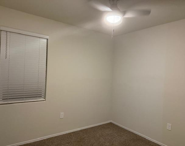 9816 E Hay Loft Drive - Photo Thumbnail 10