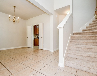 2707 Silk Tree Lane - Photo Thumbnail 14
