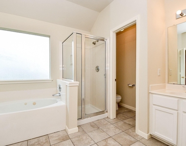 2707 Silk Tree Lane - Photo Thumbnail 12