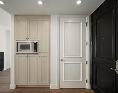 7181 E Camelback Road - Photo Thumbnail 6