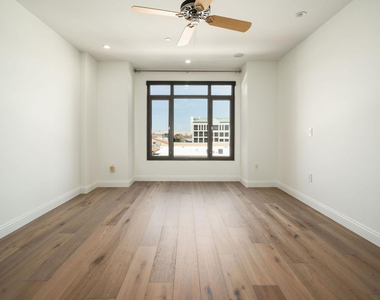 7181 E Camelback Road - Photo Thumbnail 13