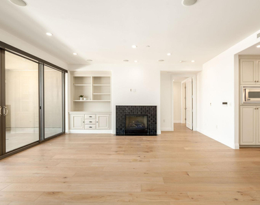 7181 E Camelback Road - Photo Thumbnail 1