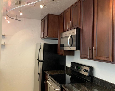14145 N 92nd Street - Photo Thumbnail 10