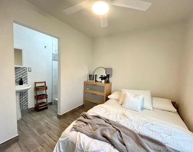 1632 E Harvard Street - Photo Thumbnail 2
