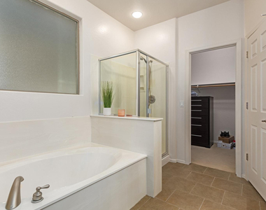 15273 W Edgemont Avenue - Photo Thumbnail 18