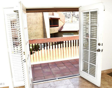 14203 N 19th Avenue - Photo Thumbnail 12