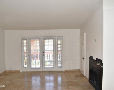 14203 N 19th Avenue - Photo Thumbnail 17
