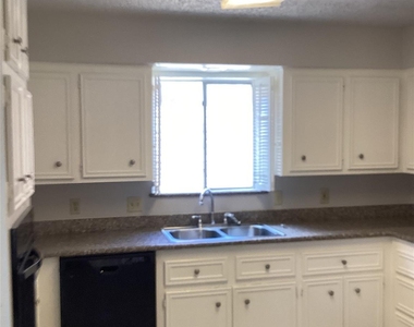 7818 Vickijohn Drive - Photo Thumbnail 3