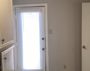 7818 Vickijohn Drive - Photo Thumbnail 25