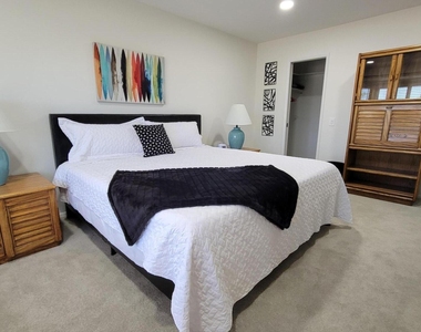 12930 W Seville Drive - Photo Thumbnail 45