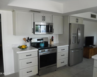 12930 W Seville Drive - Photo Thumbnail 1