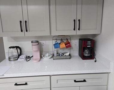 12930 W Seville Drive - Photo Thumbnail 17