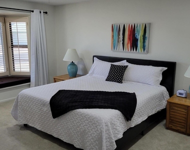 12930 W Seville Drive - Photo Thumbnail 23