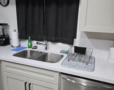 12930 W Seville Drive - Photo Thumbnail 16