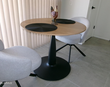 12930 W Seville Drive - Photo Thumbnail 5