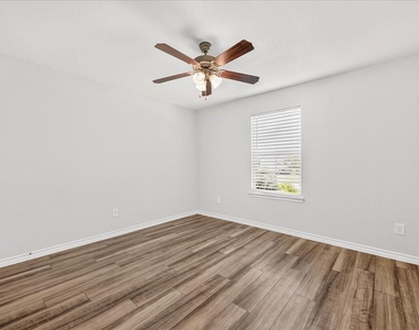 7826 Bullrider Drive - Photo Thumbnail 24