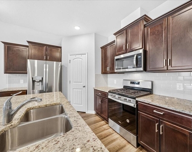 7826 Bullrider Drive - Photo Thumbnail 11