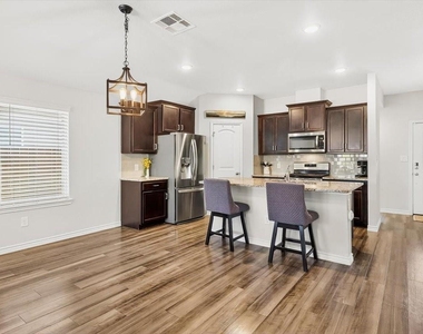 7826 Bullrider Drive - Photo Thumbnail 13