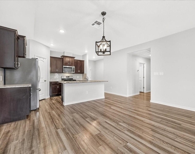 7826 Bullrider Drive - Photo Thumbnail 14