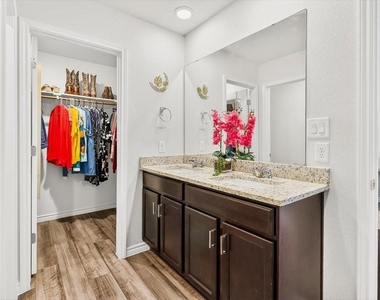 7826 Bullrider Drive - Photo Thumbnail 20