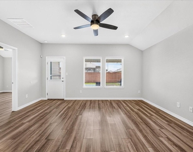 7826 Bullrider Drive - Photo Thumbnail 6