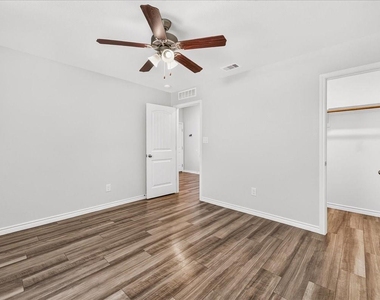 7826 Bullrider Drive - Photo Thumbnail 26