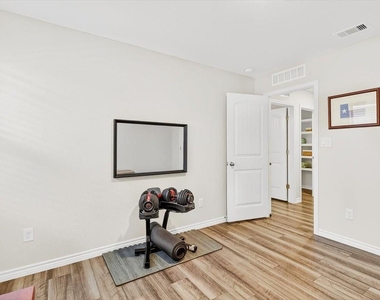7826 Bullrider Drive - Photo Thumbnail 32