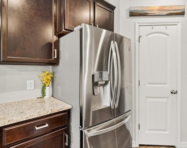 7826 Bullrider Drive - Photo Thumbnail 11