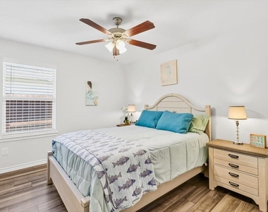 7826 Bullrider Drive - Photo Thumbnail 30